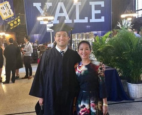 paolo roxas|LOOK: Paolo Roxas graduates from Yale; Korina proud tita.